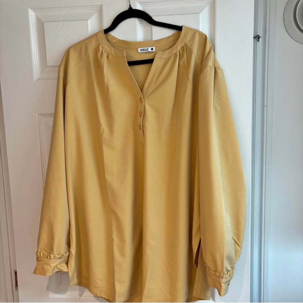 JOELLE COLLECTION Elegant Mustard Blouse with Button Detail